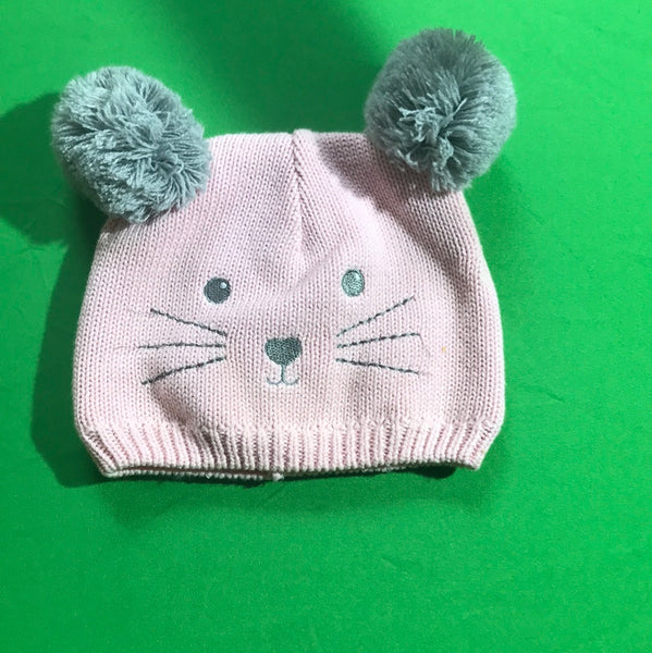 Strickmütze mit Bommeln