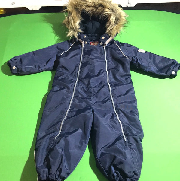 Schneeanzug mit abnehmbarer Kapuze