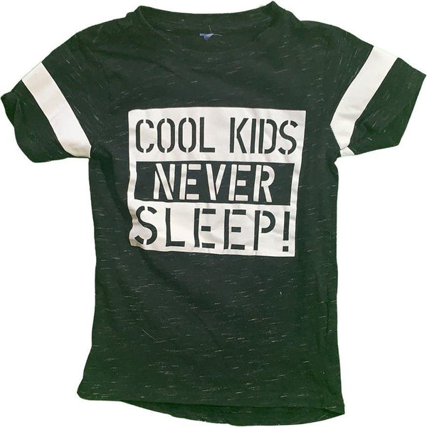 Kurzarmshirt "Cool kids never sleep" - Emily's Wunderlädchen Baby- und Kindersecondhand